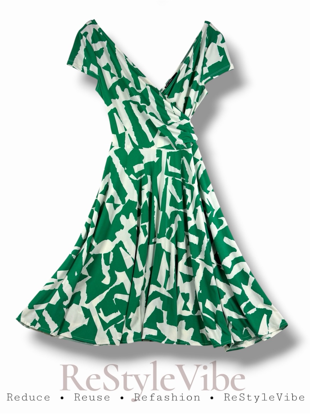 MAGGIE LONDON Women’s Size 8 Dress V-Neck Abstract Green White Print A-Line Fit